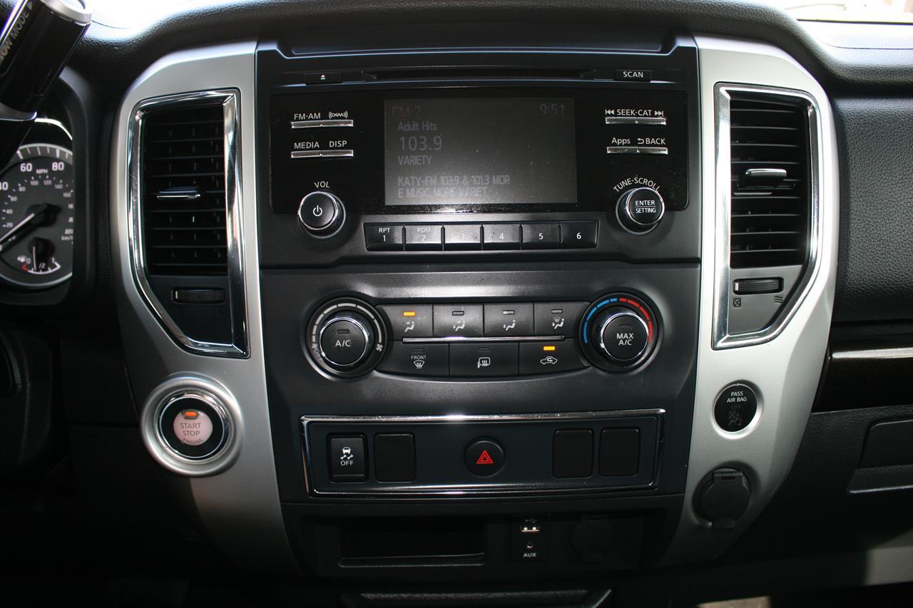 Nissan Titan 4x2 Crew Cab SV 2017