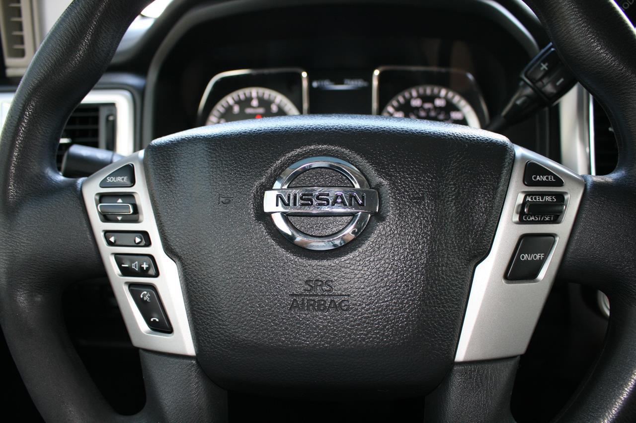 Nissan Titan 4x2 Crew Cab SV 2017