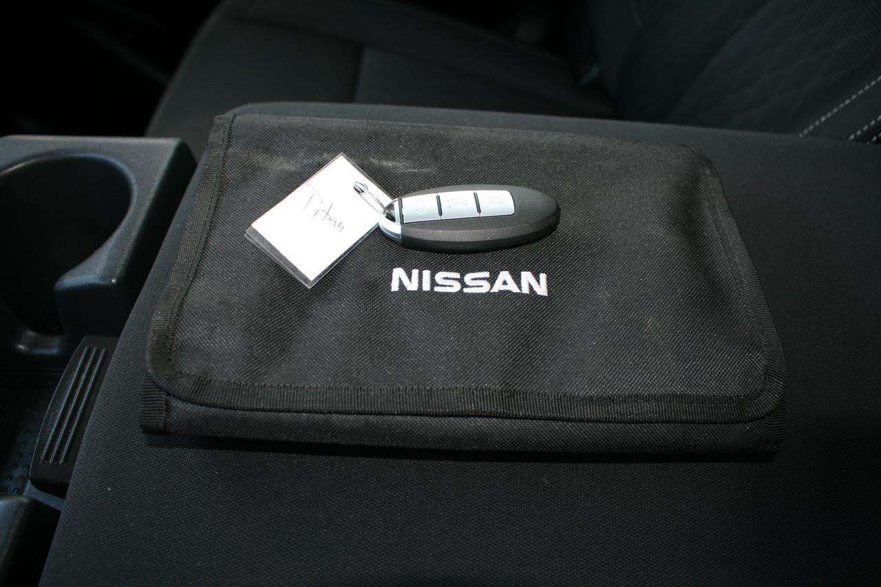 Nissan Titan 4x2 Crew Cab SV 2017