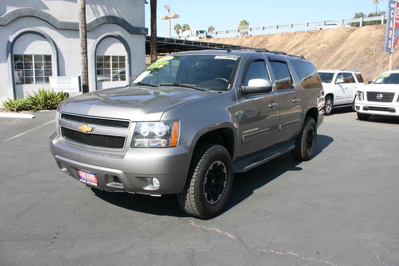 Chevrolet Suburban 4WD 4dr 1500 LT 2012