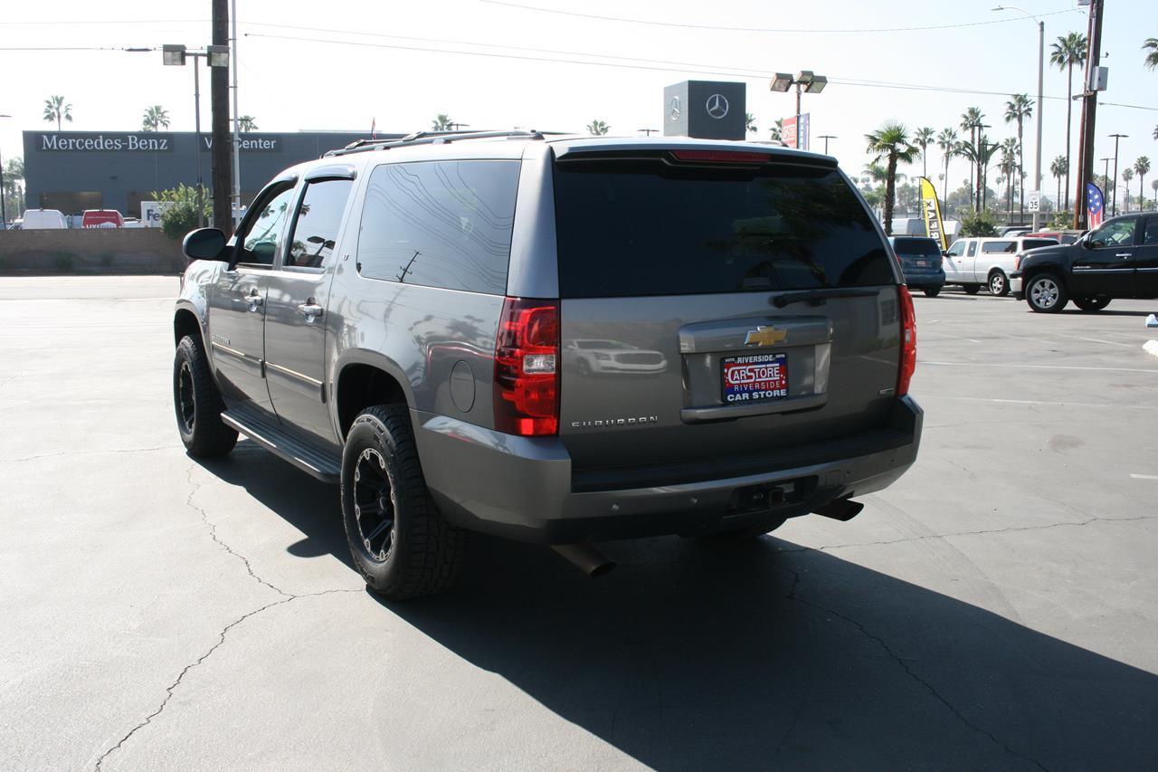 Chevrolet Suburban 4WD 4dr 1500 LT 2012