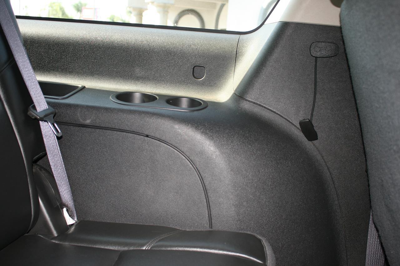 Chevrolet Suburban 4WD 4dr 1500 LT 2012