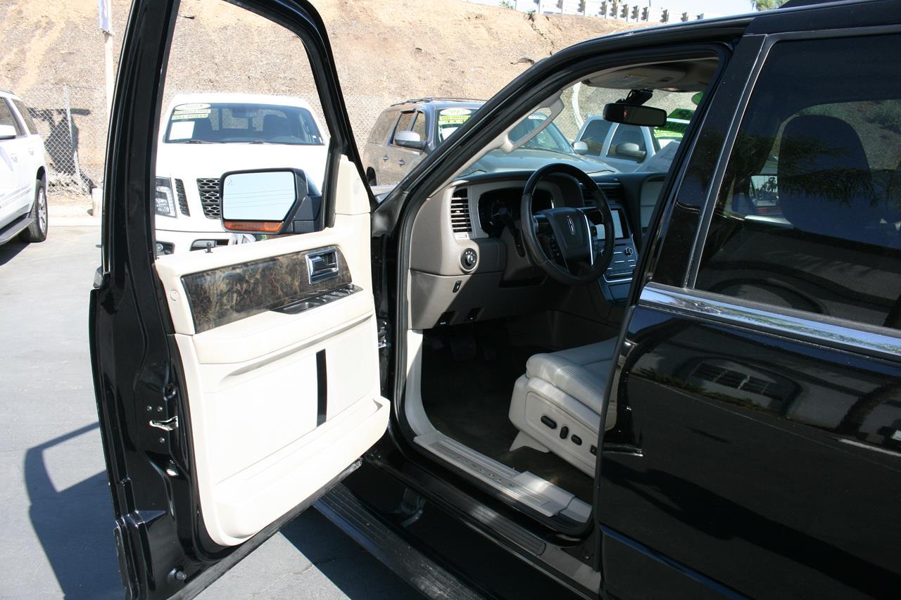 Lincoln Navigator 2WD 4dr Select 2016