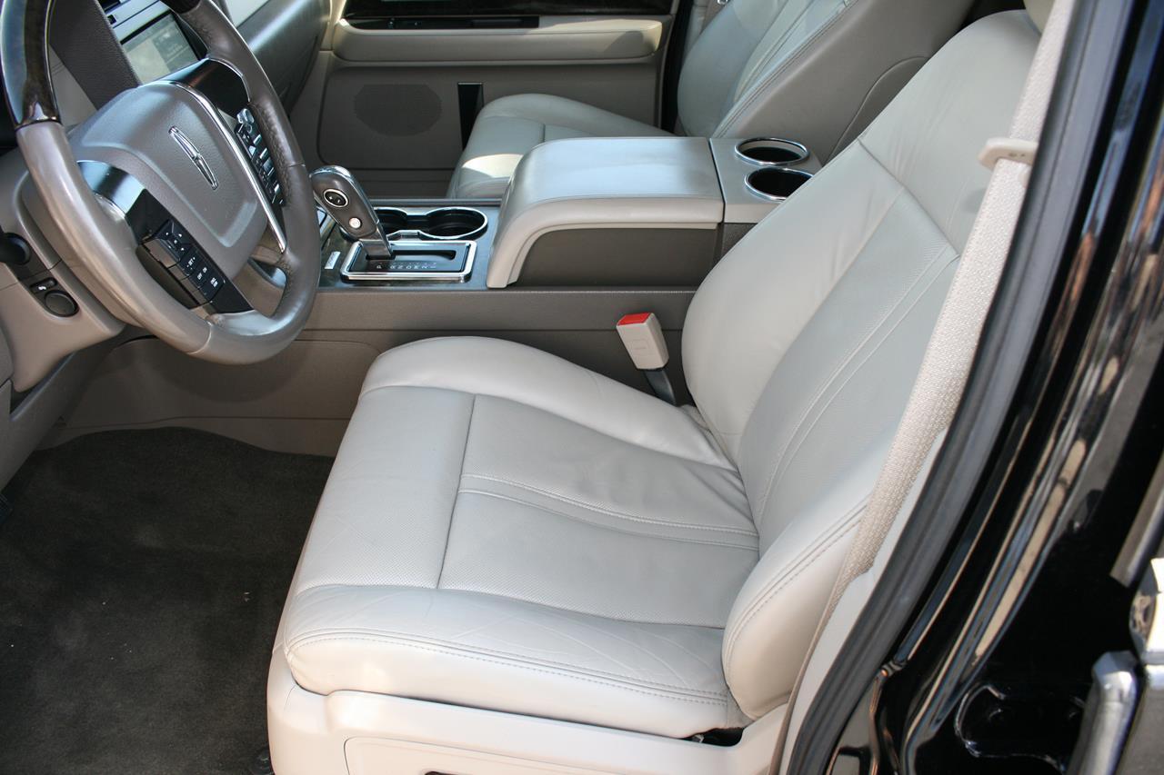 Lincoln Navigator 2WD 4dr Select 2016