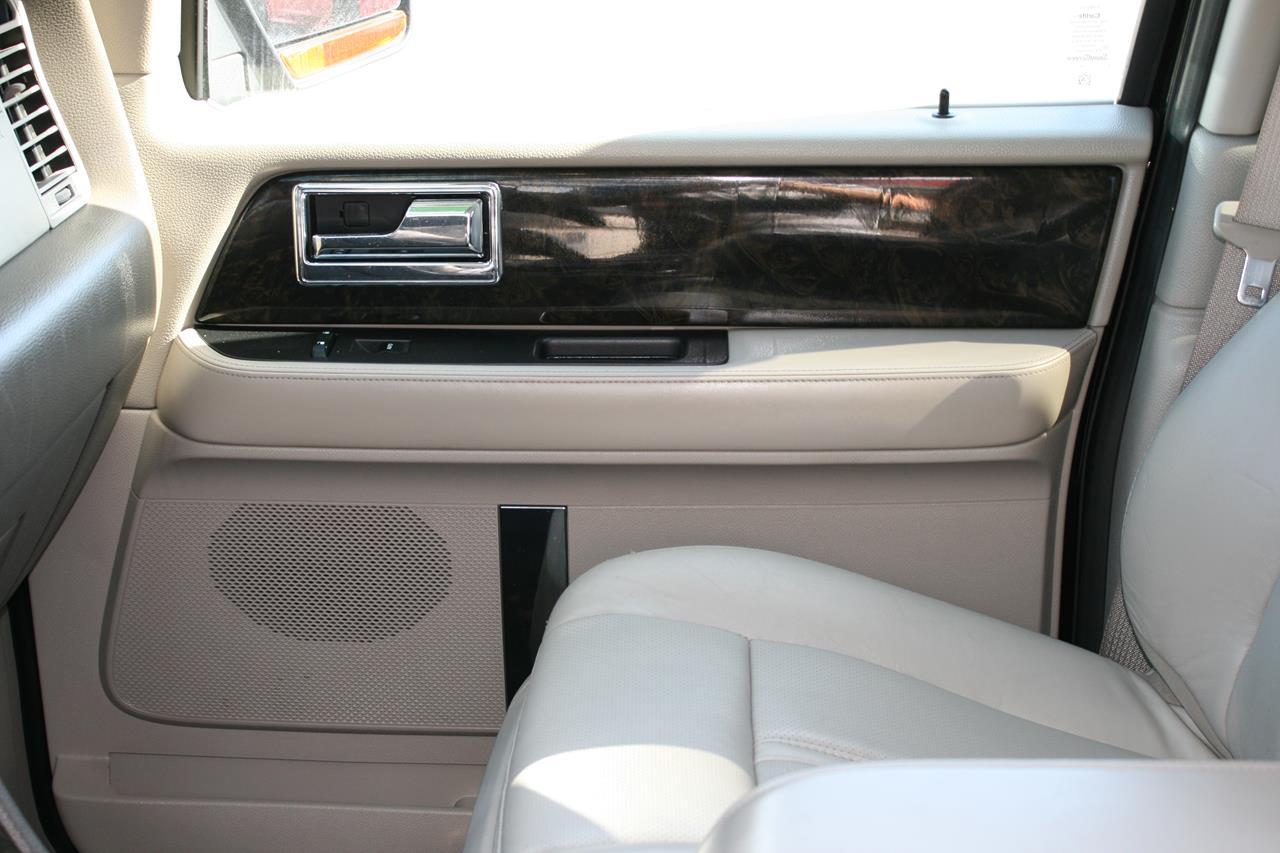 Lincoln Navigator 2WD 4dr Select 2016
