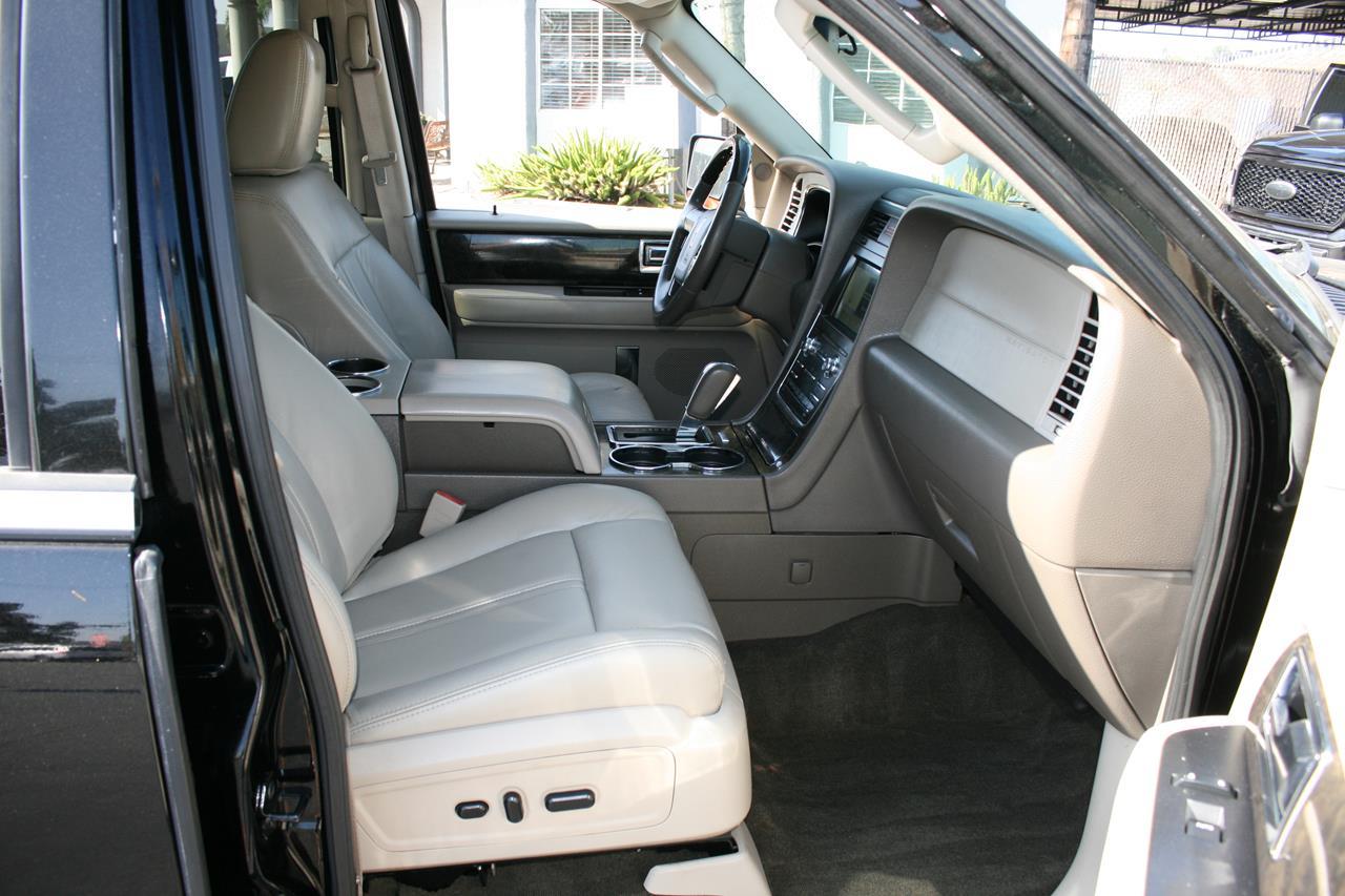 Lincoln Navigator 2WD 4dr Select 2016