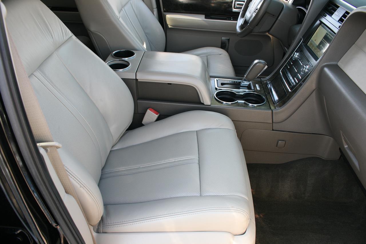 Lincoln Navigator 2WD 4dr Select 2016