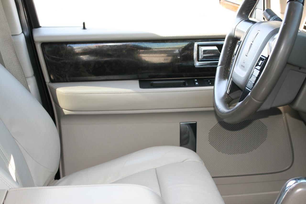 Lincoln Navigator 2WD 4dr Select 2016