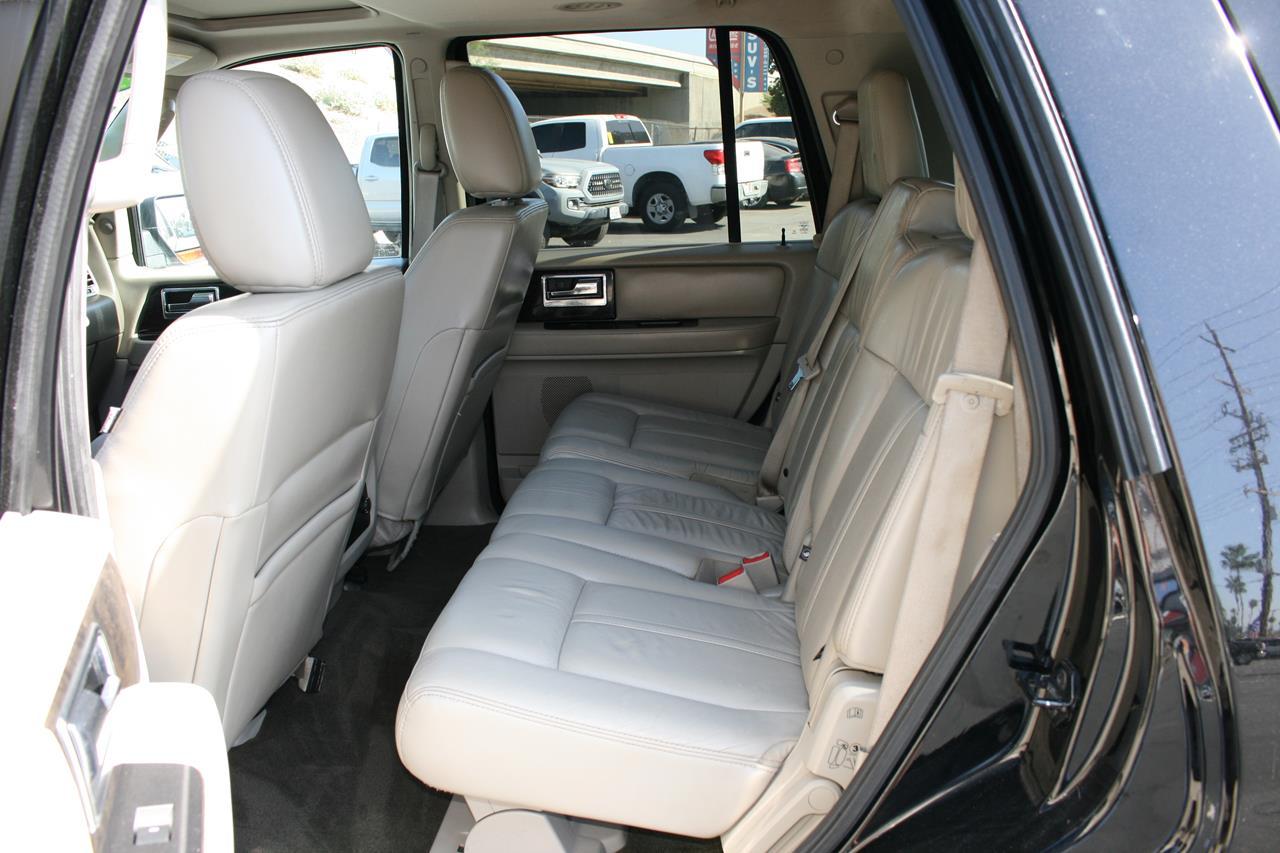 Lincoln Navigator 2WD 4dr Select 2016