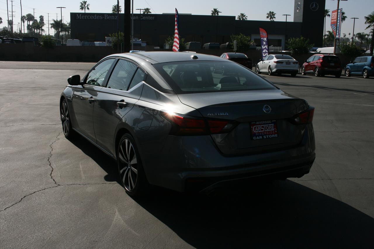 Nissan Altima 2.5 SR Sedan 2020