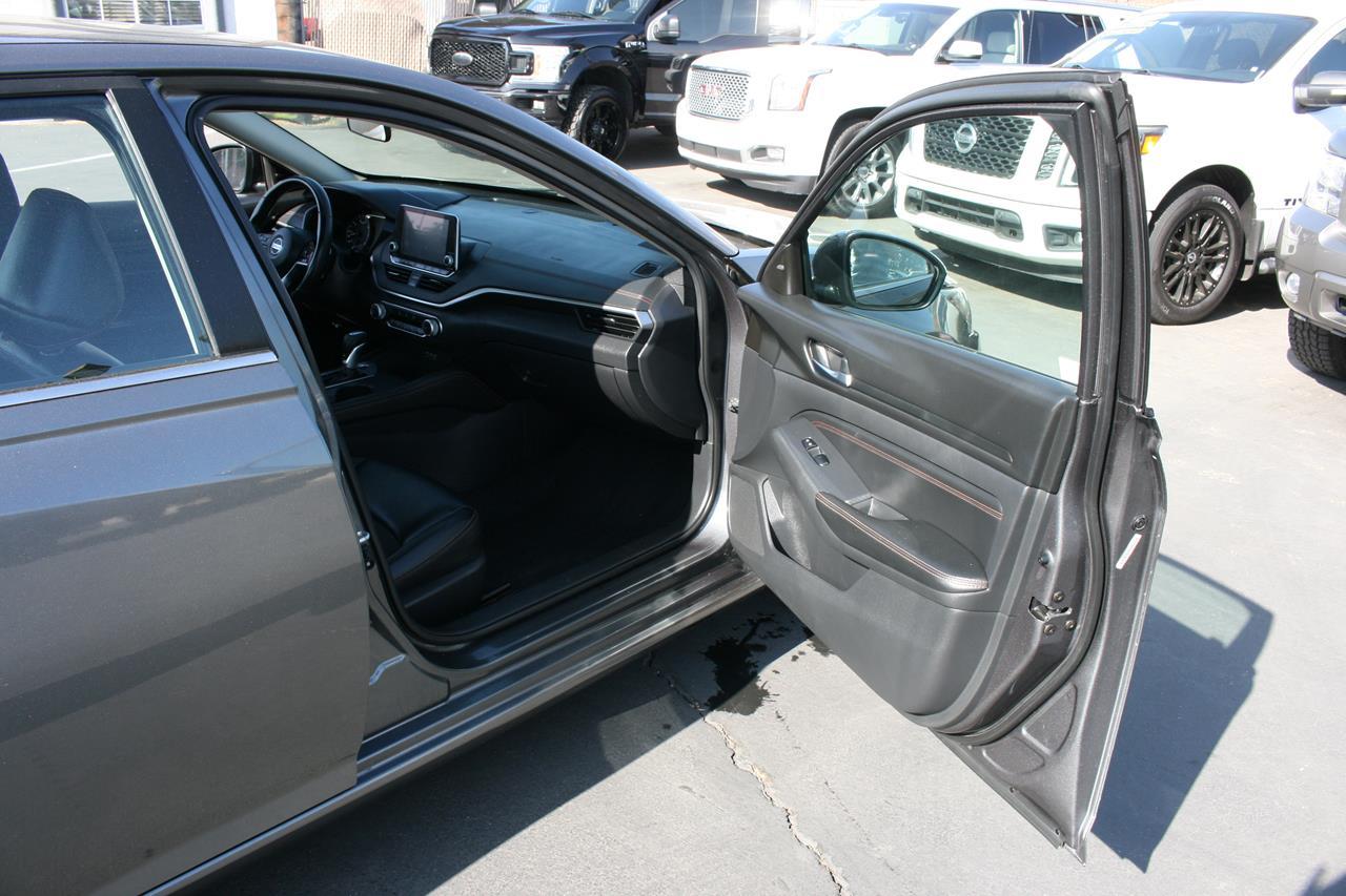 Nissan Altima 2.5 SR Sedan 2020