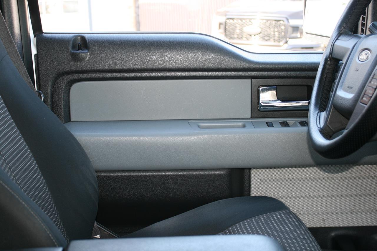 Ford F-150 2WD SuperCrew 145" STX 2014