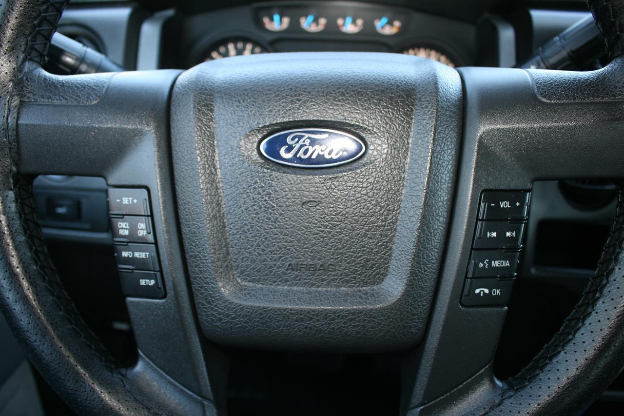 Ford F-150 2WD SuperCrew 145" STX 2014