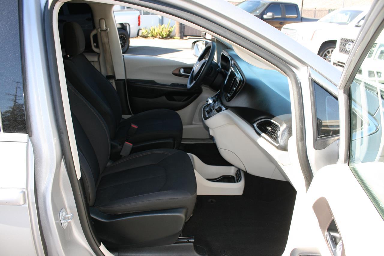 Chrysler Pacifica Touring FWD 2017