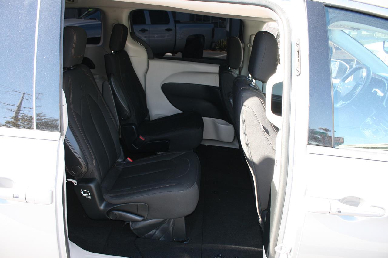Chrysler Pacifica Touring FWD 2017