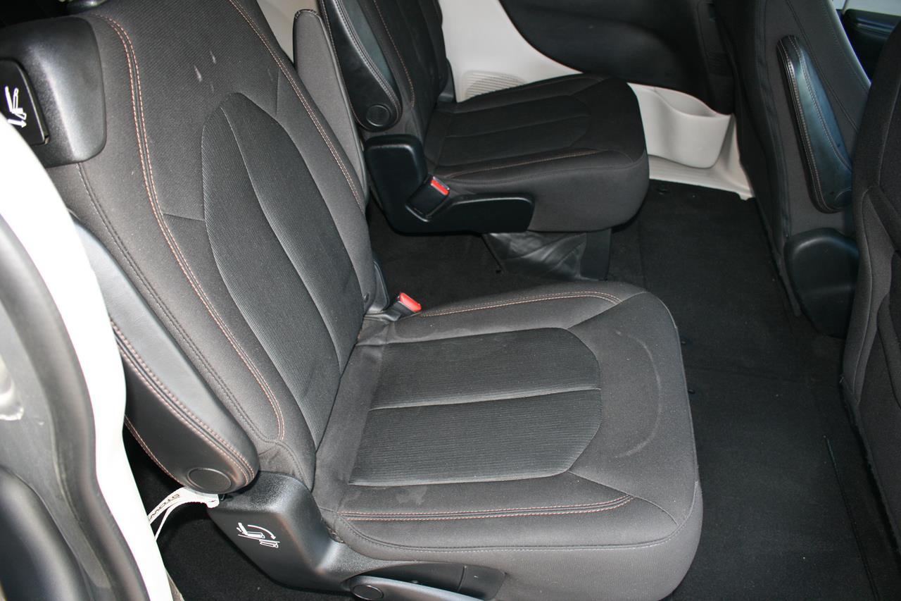 Chrysler Pacifica Touring FWD 2017