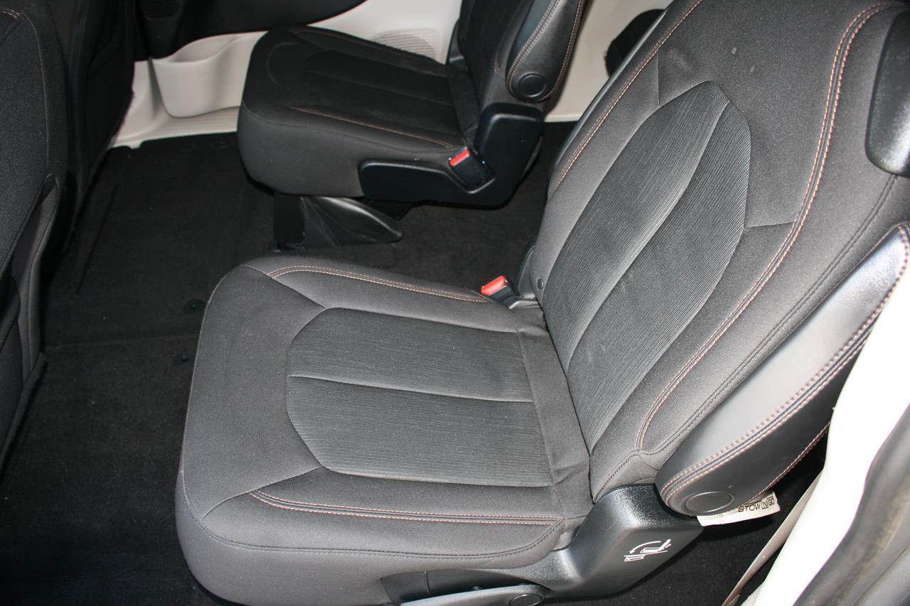 Chrysler Pacifica Touring FWD 2017