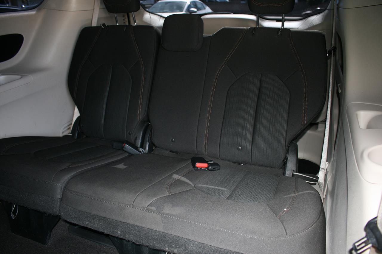 Chrysler Pacifica Touring FWD 2017