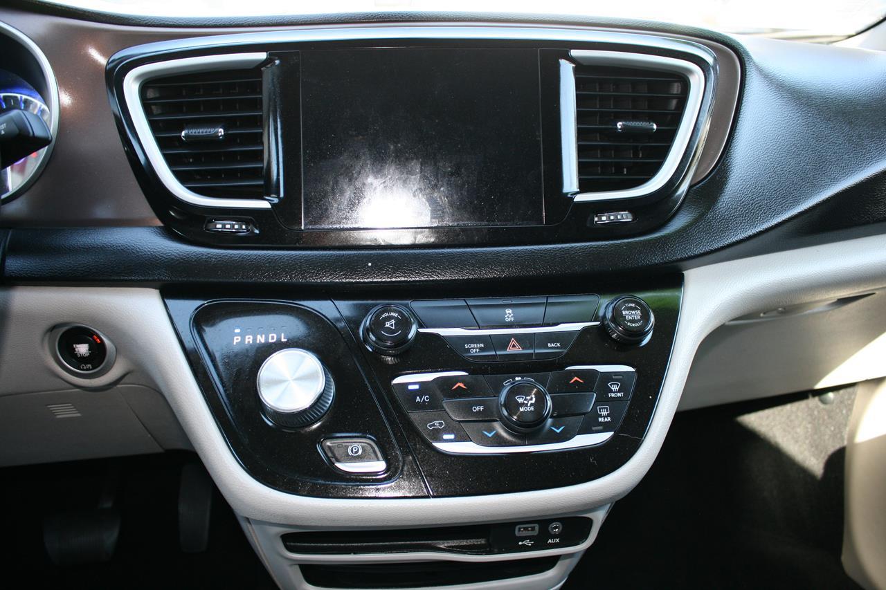 Chrysler Pacifica Touring FWD 2017