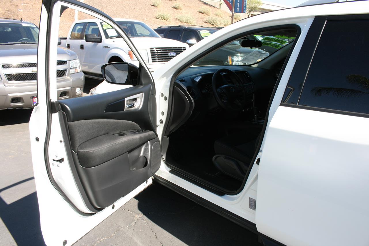Nissan Pathfinder FWD S 2017