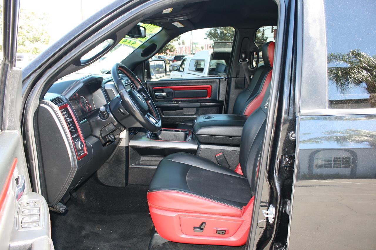 RAM 1500 4WD Crew Cab 140.5" Rebel 2016