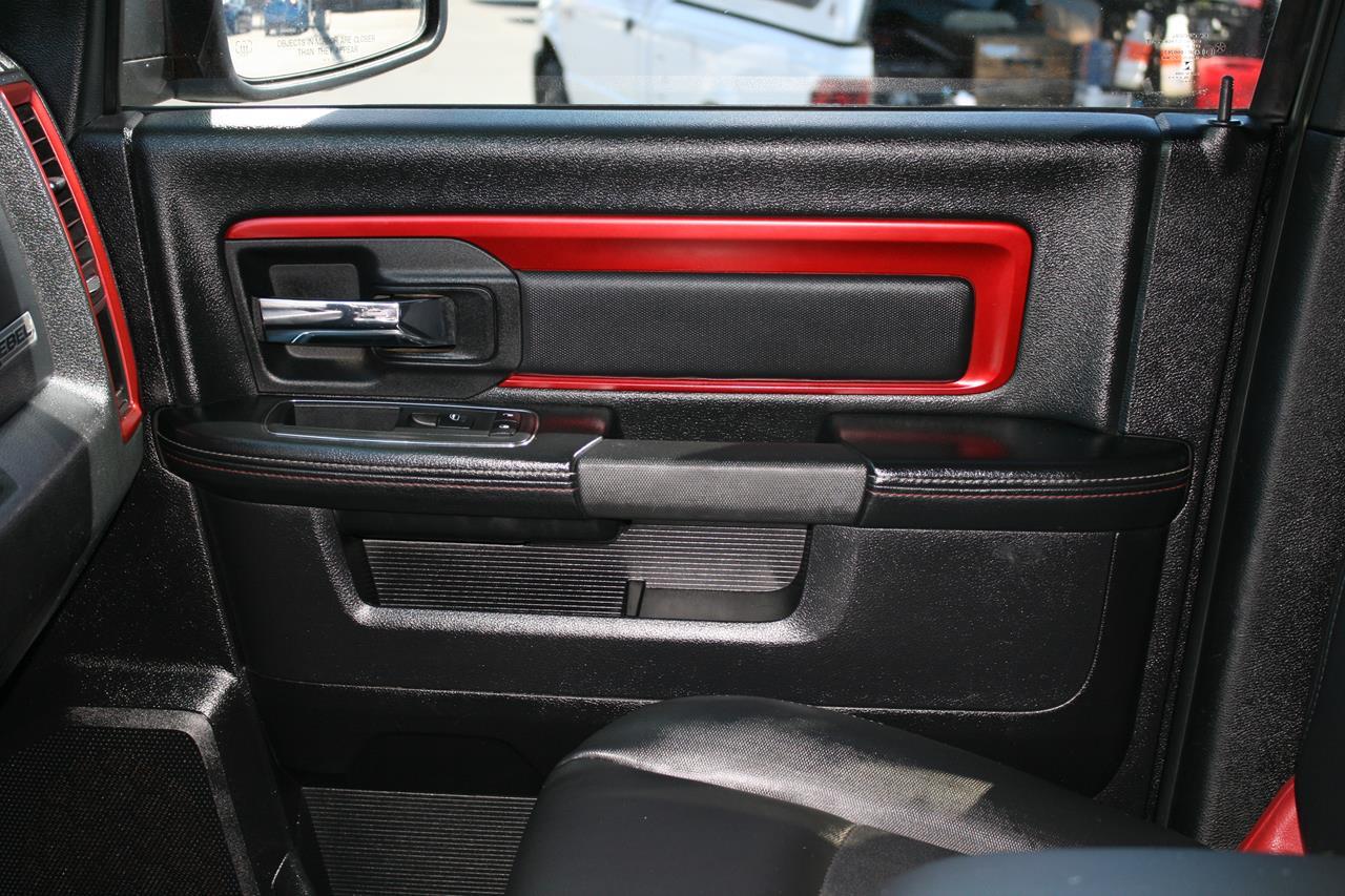 RAM 1500 4WD Crew Cab 140.5" Rebel 2016