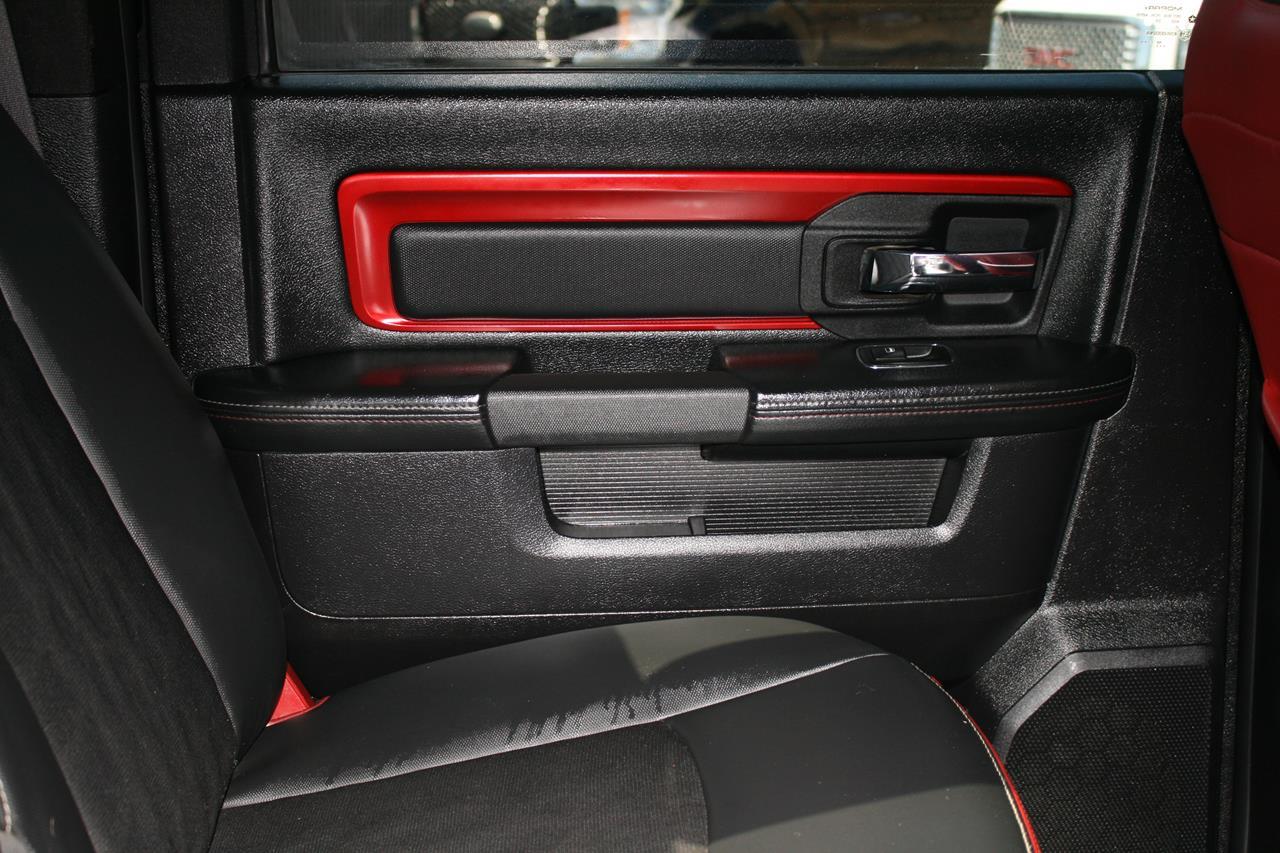 RAM 1500 4WD Crew Cab 140.5" Rebel 2016