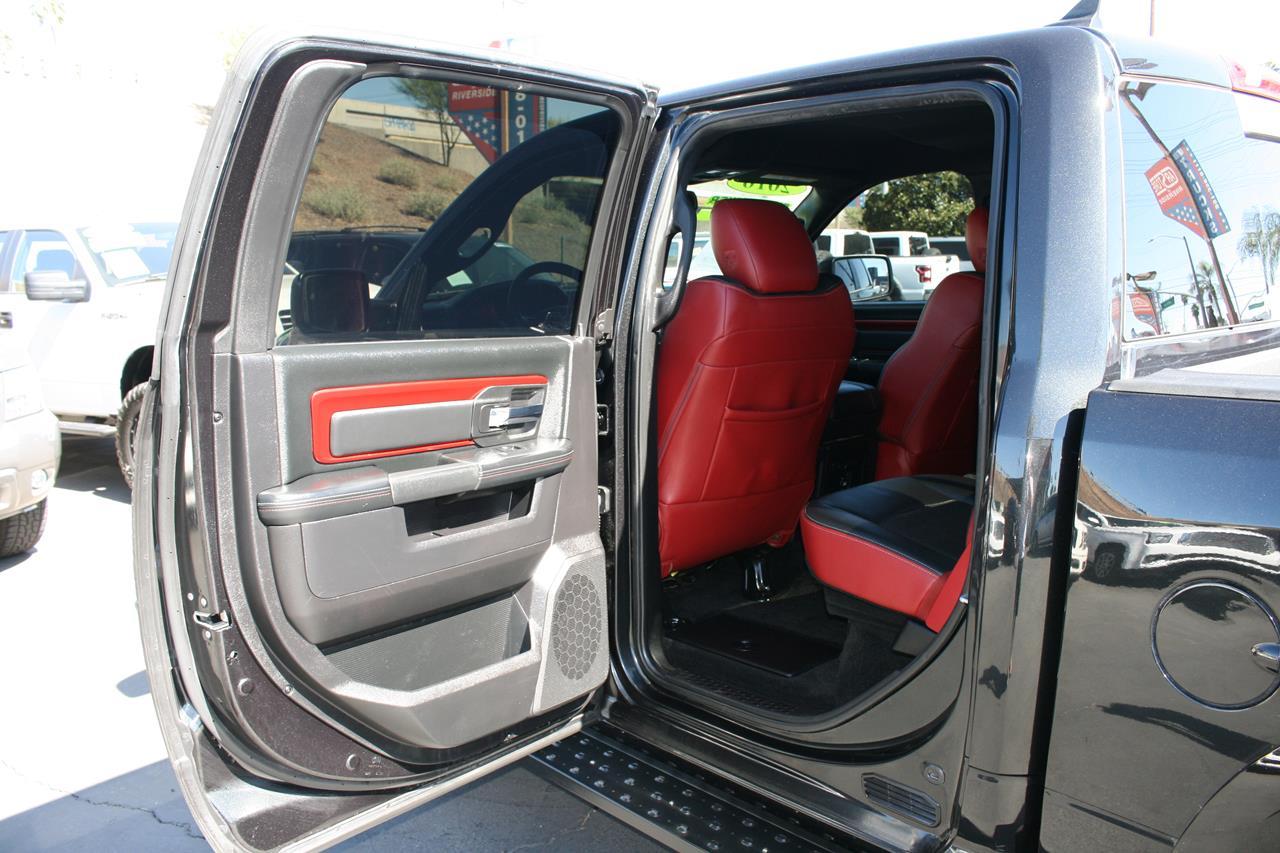 RAM 1500 4WD Crew Cab 140.5" Rebel 2016