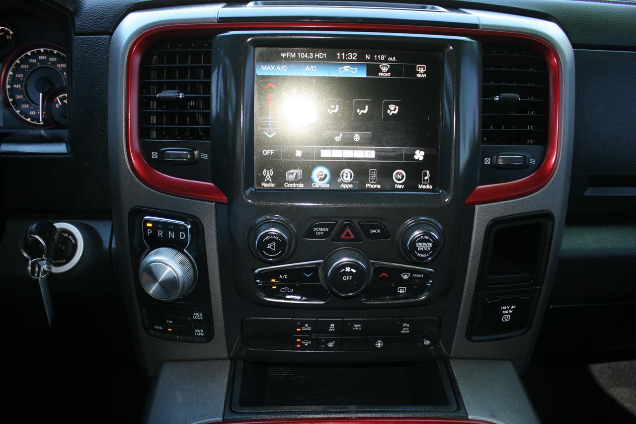 RAM 1500 4WD Crew Cab 140.5" Rebel 2016
