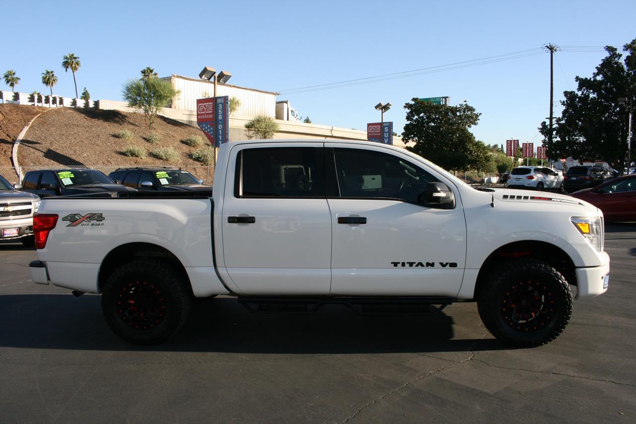 Nissan Titan 4x4 Crew Cab SL 2018