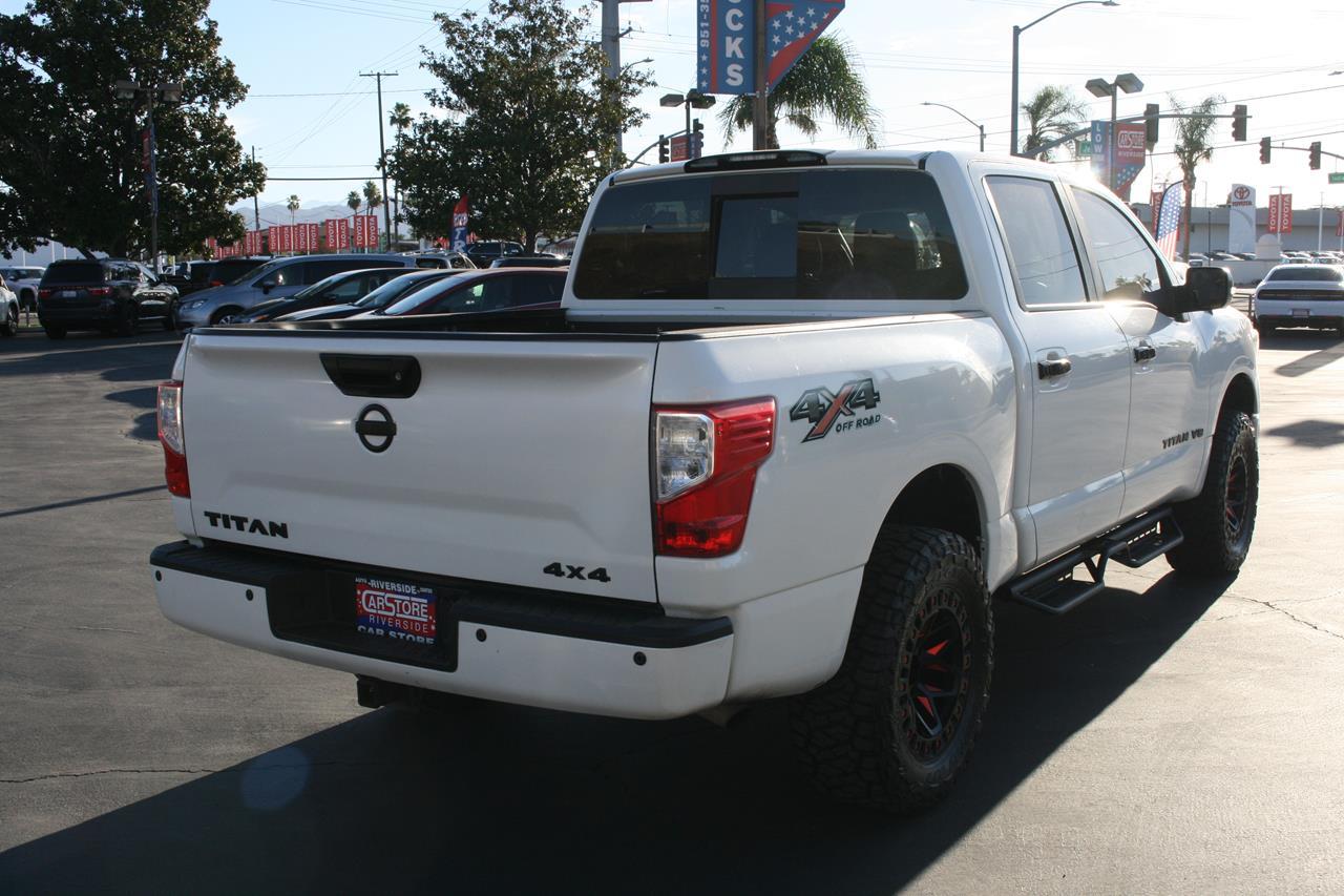 Nissan Titan 4x4 Crew Cab SL 2018