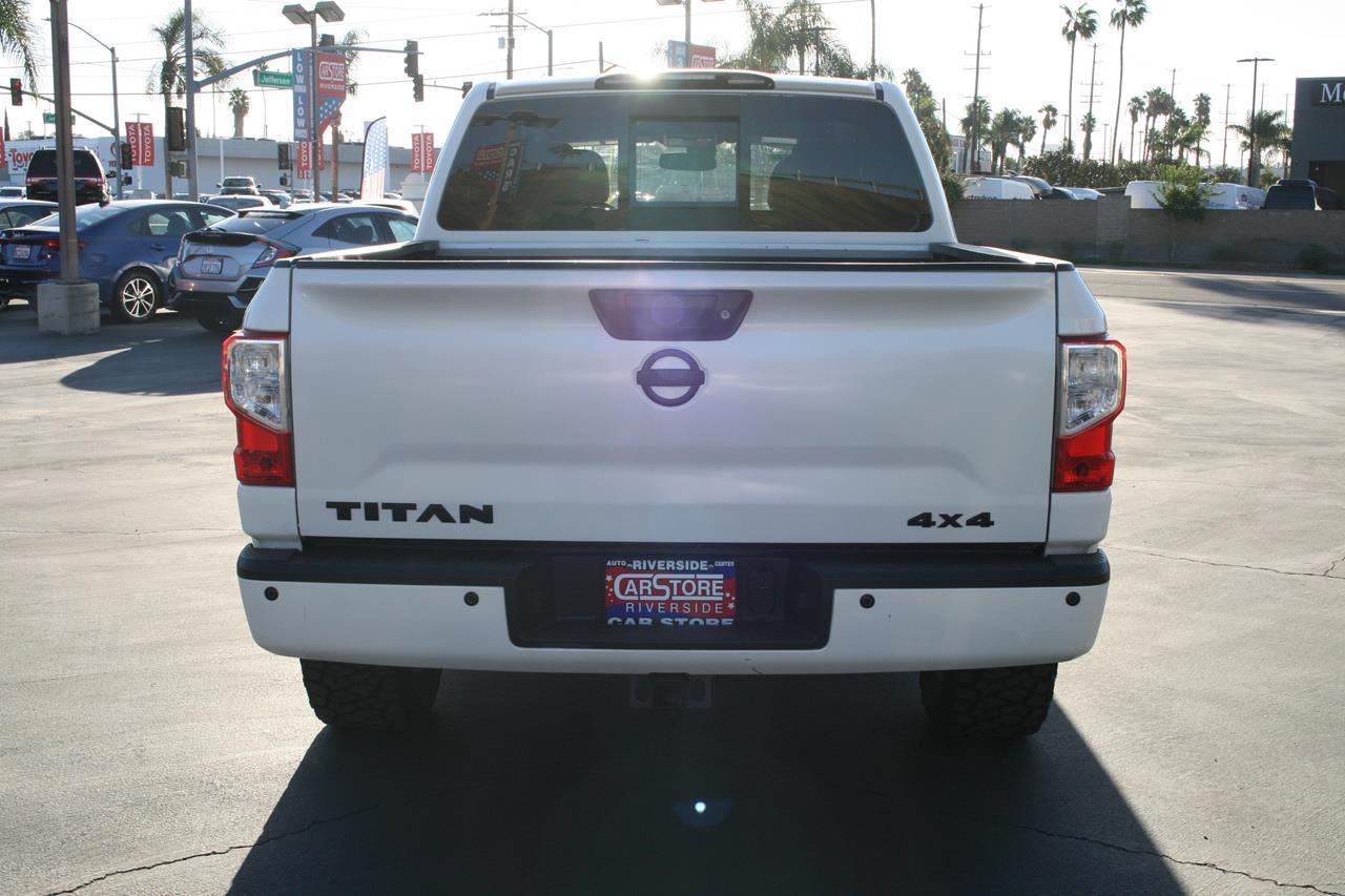 Nissan Titan 4x4 Crew Cab SL 2018