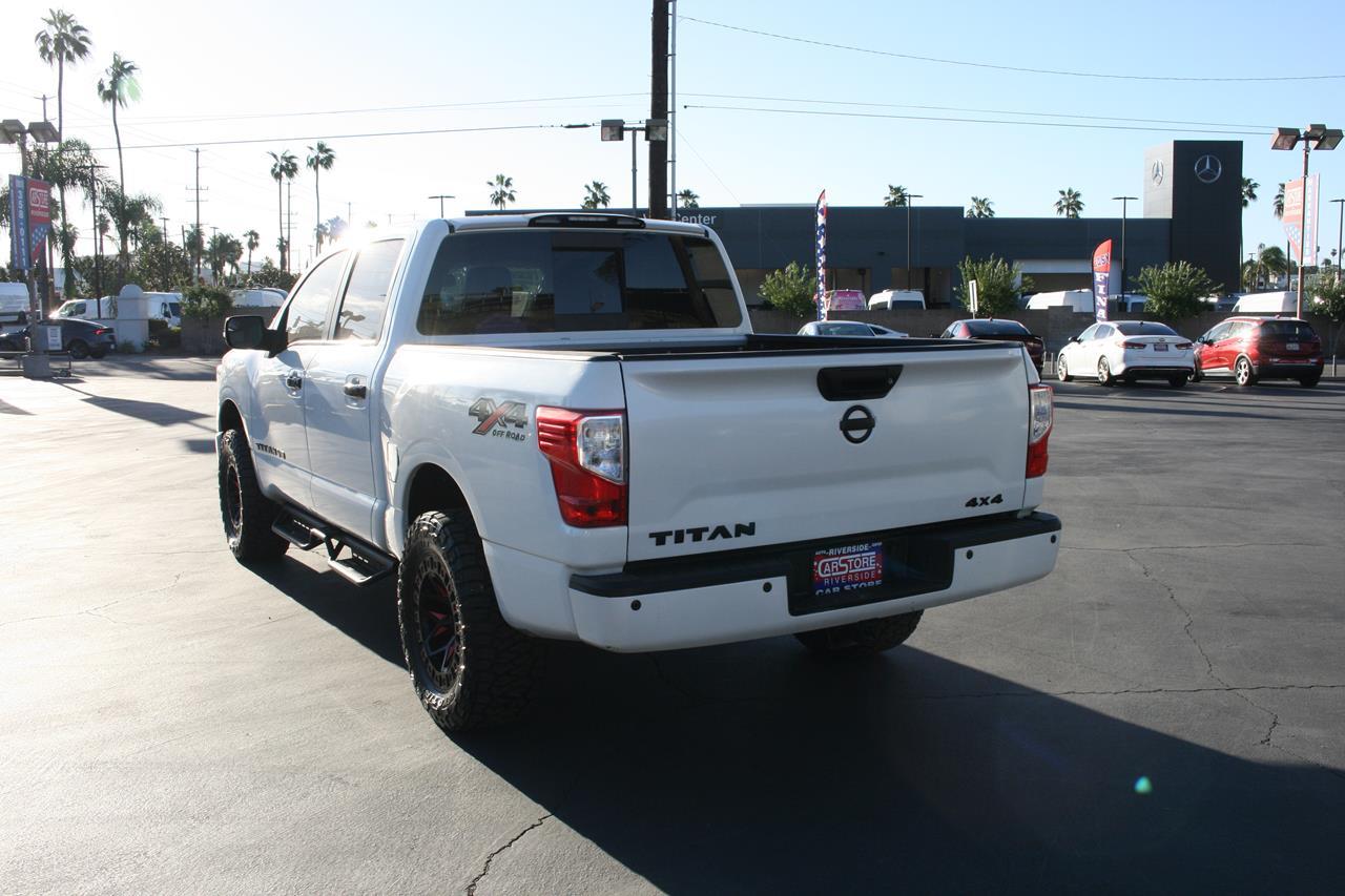 Nissan Titan 4x4 Crew Cab SL 2018