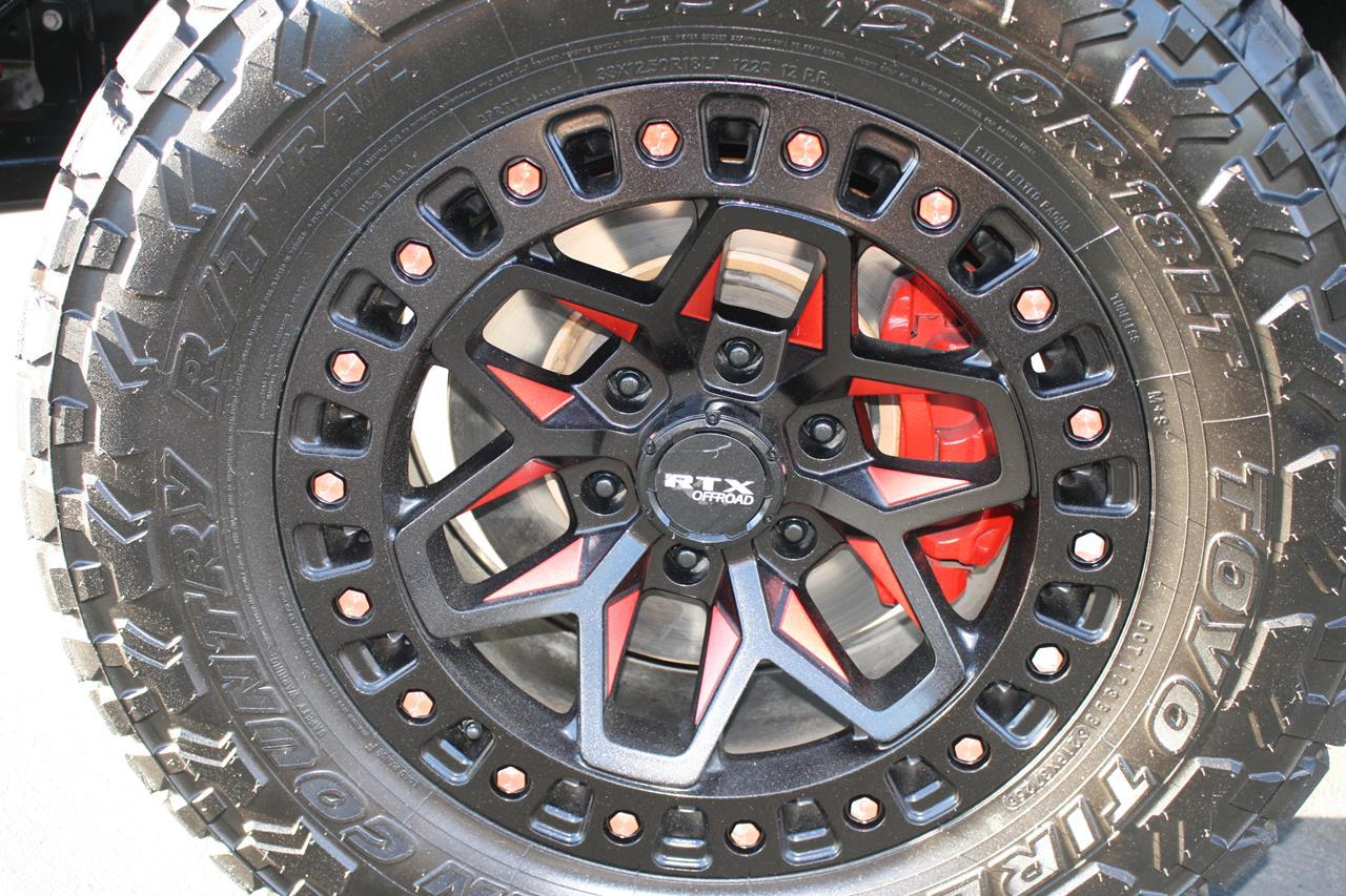 Nissan Titan 4x4 Crew Cab SL 2018