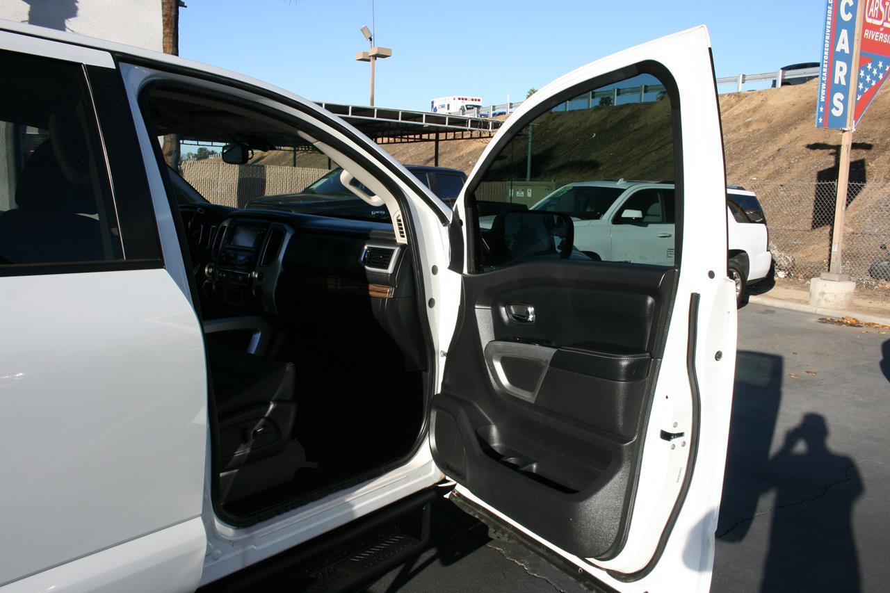 Nissan Titan 4x4 Crew Cab SL 2018