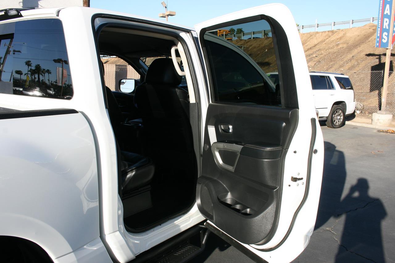 Nissan Titan 4x4 Crew Cab SL 2018