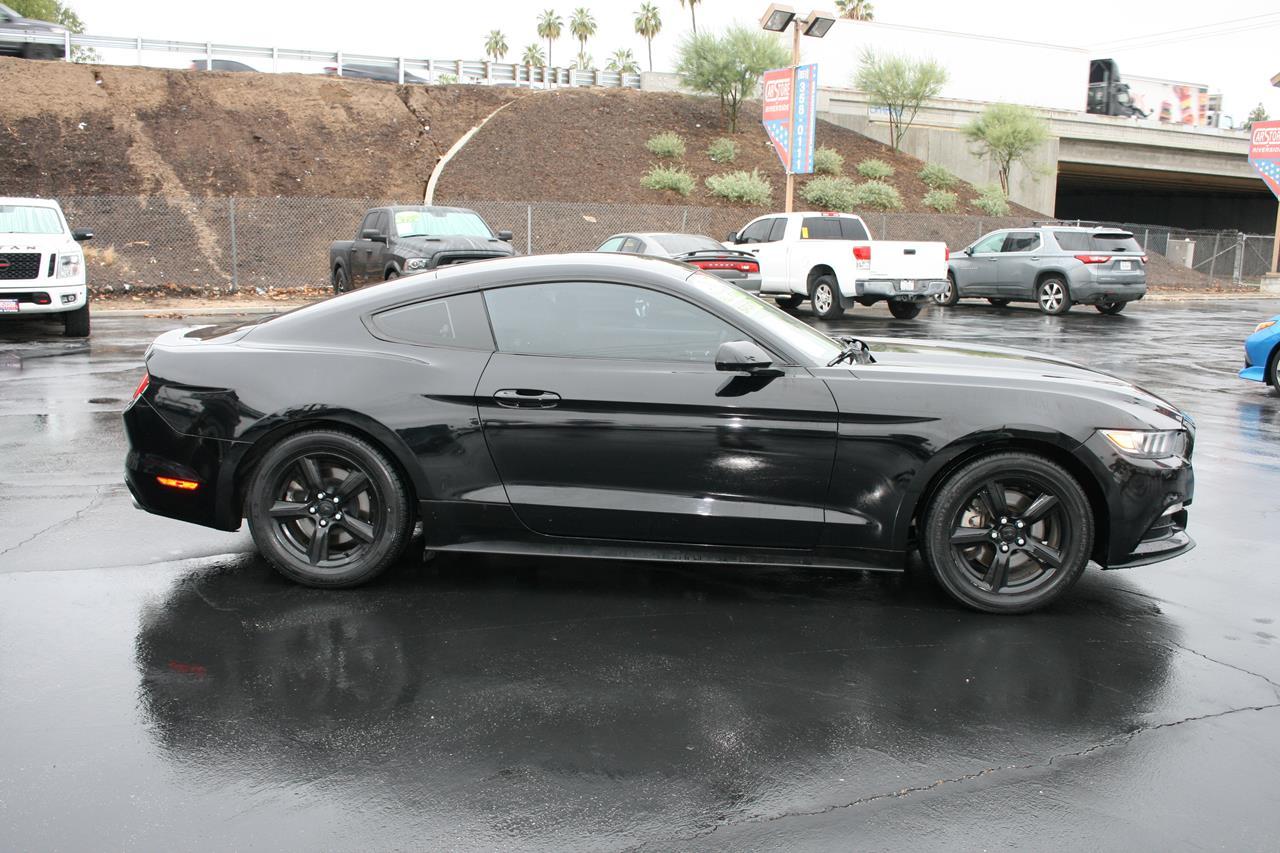Ford Mustang V6 Fastback 2017