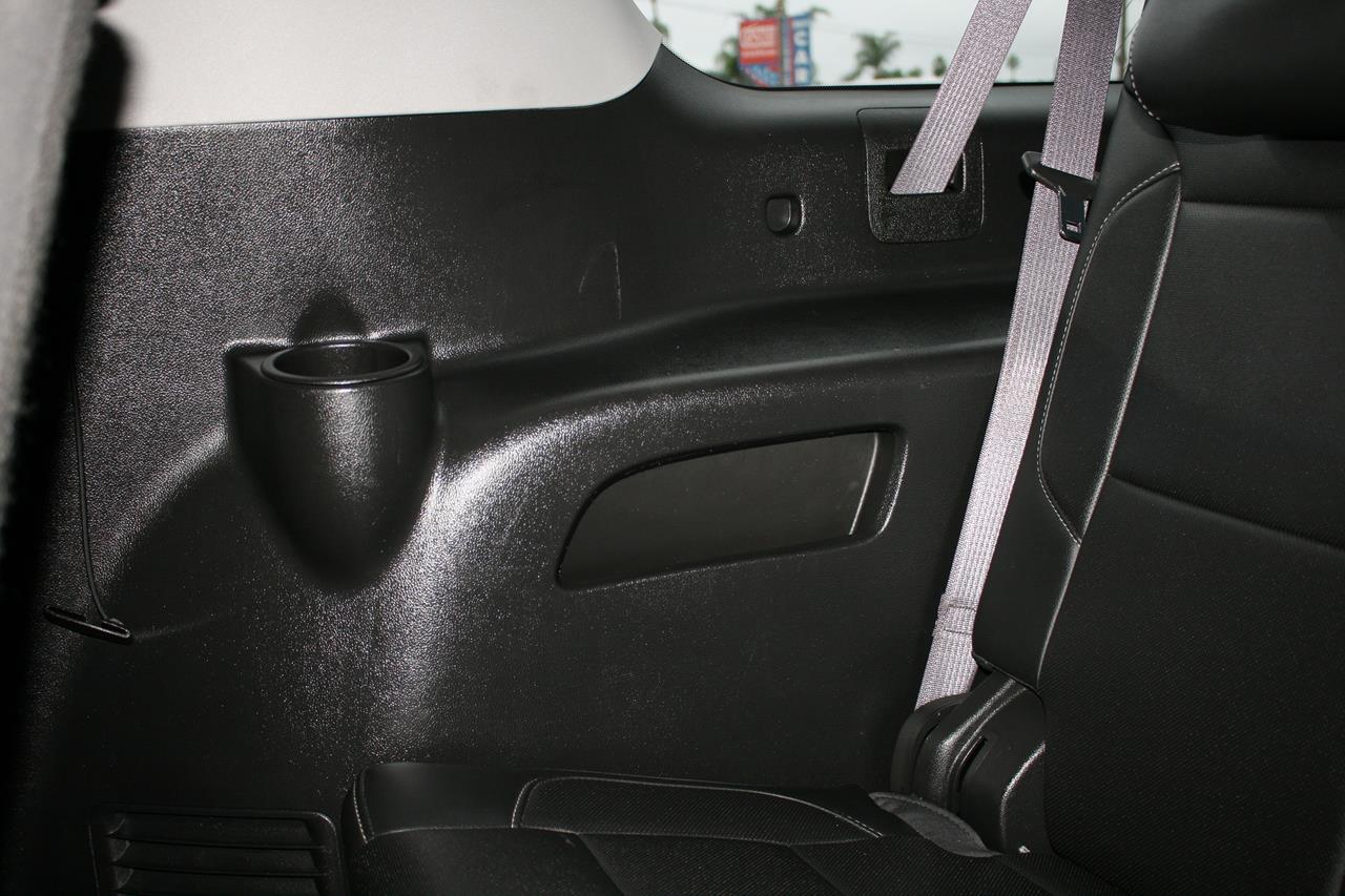 GMC Yukon XL 2WD 4dr SLT 2017