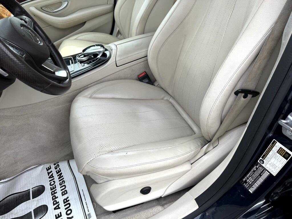 Mercedes-Benz E-Class E300 Luxury 4MATIC Sedan 2017 Mercedes-Benz E-Class E300 Luxury 4MATIC Sedan 2017