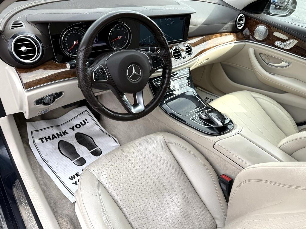 Mercedes-Benz E-Class E300 Luxury 4MATIC Sedan 2017 Mercedes-Benz E-Class E300 Luxury 4MATIC Sedan 2017