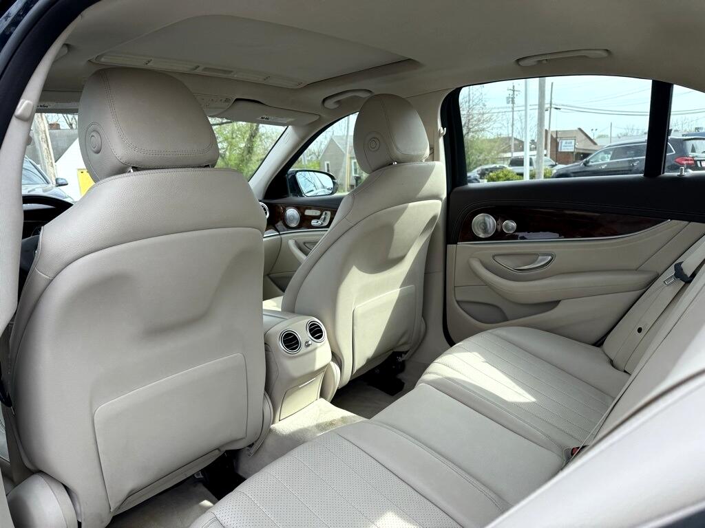 Mercedes-Benz E-Class E300 Luxury 4MATIC Sedan 2017 Mercedes-Benz E-Class E300 Luxury 4MATIC Sedan 2017