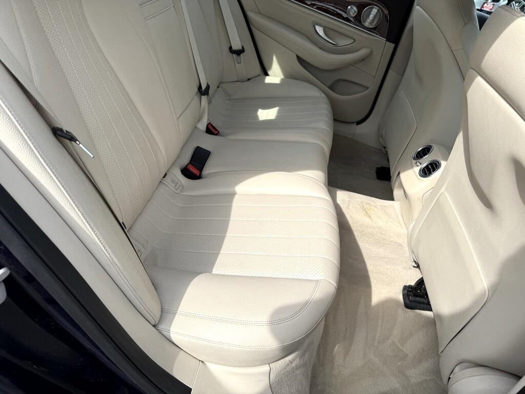 Mercedes-Benz E-Class E300 Luxury 4MATIC Sedan 2017 Mercedes-Benz E-Class E300 Luxury 4MATIC Sedan 2017