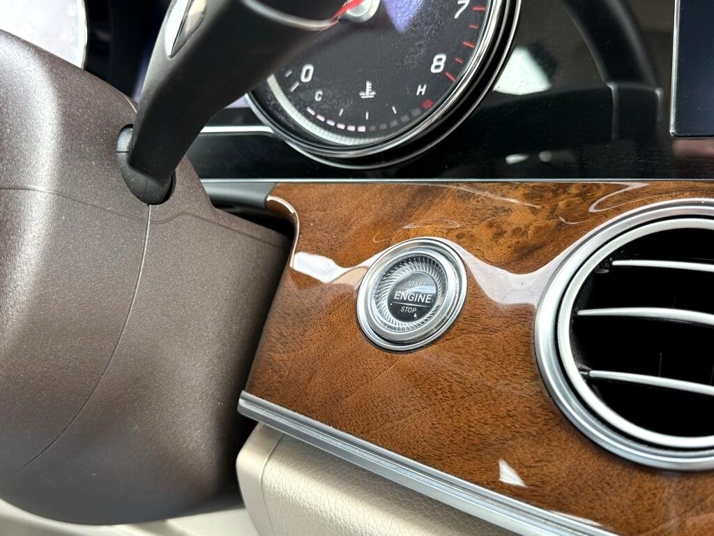 Mercedes-Benz E-Class E300 Luxury 4MATIC Sedan 2017 Mercedes-Benz E-Class E300 Luxury 4MATIC Sedan 2017