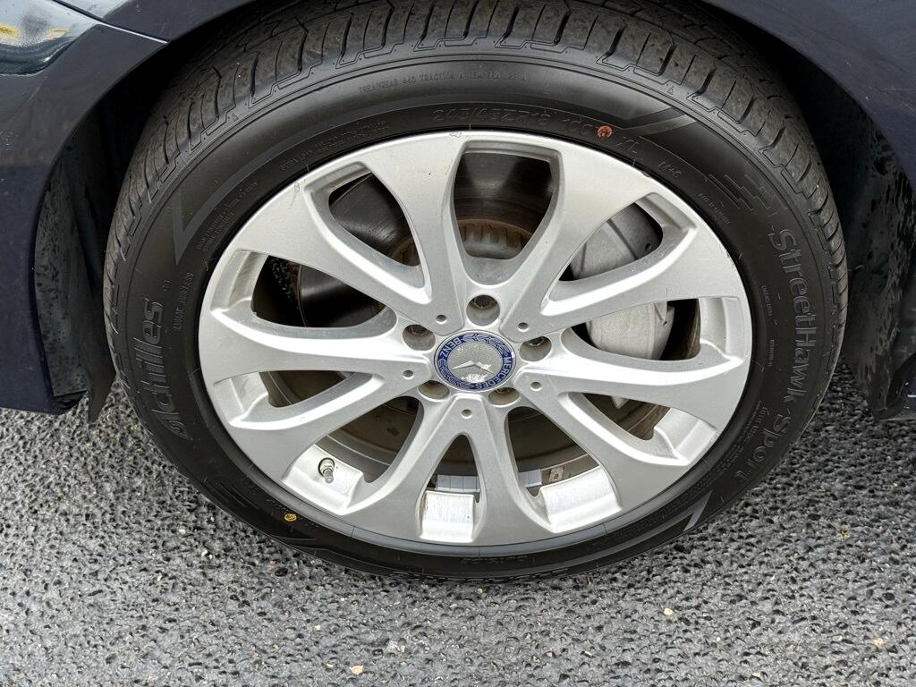 Mercedes-Benz E-Class E300 Luxury 4MATIC Sedan 2017 Mercedes-Benz E-Class E300 Luxury 4MATIC Sedan 2017