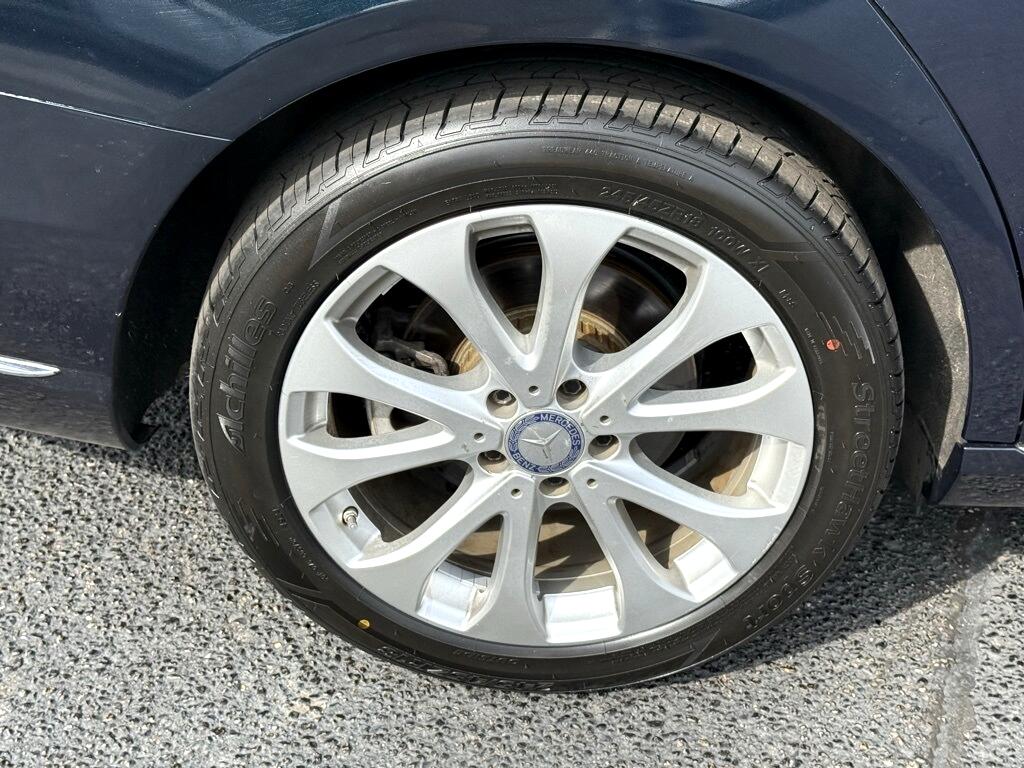 Mercedes-Benz E-Class E300 Luxury 4MATIC Sedan 2017 Mercedes-Benz E-Class E300 Luxury 4MATIC Sedan 2017