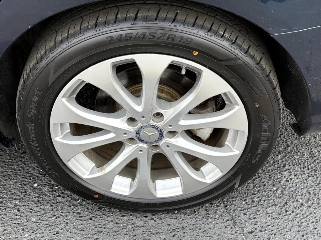 Mercedes-Benz E-Class E300 Luxury 4MATIC Sedan 2017 Mercedes-Benz E-Class E300 Luxury 4MATIC Sedan 2017