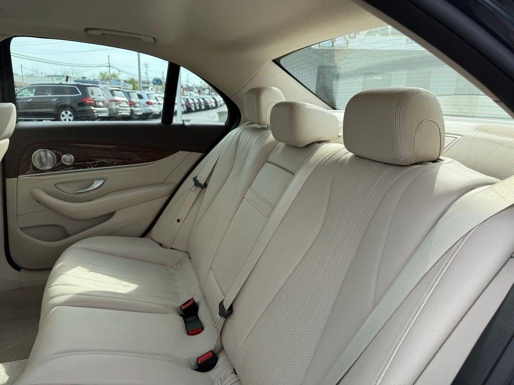 Mercedes-Benz E-Class E300 Luxury 4MATIC Sedan 2017