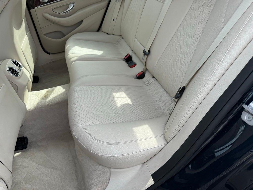 Mercedes-Benz E-Class E300 Luxury 4MATIC Sedan 2017