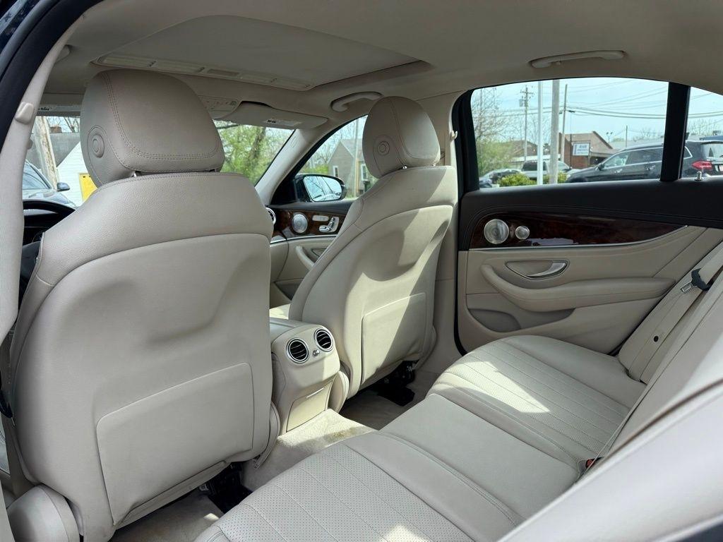 Mercedes-Benz E-Class E300 Luxury 4MATIC Sedan 2017