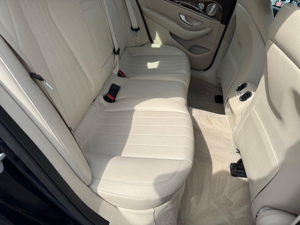 Mercedes-Benz E-Class E300 Luxury 4MATIC Sedan 2017